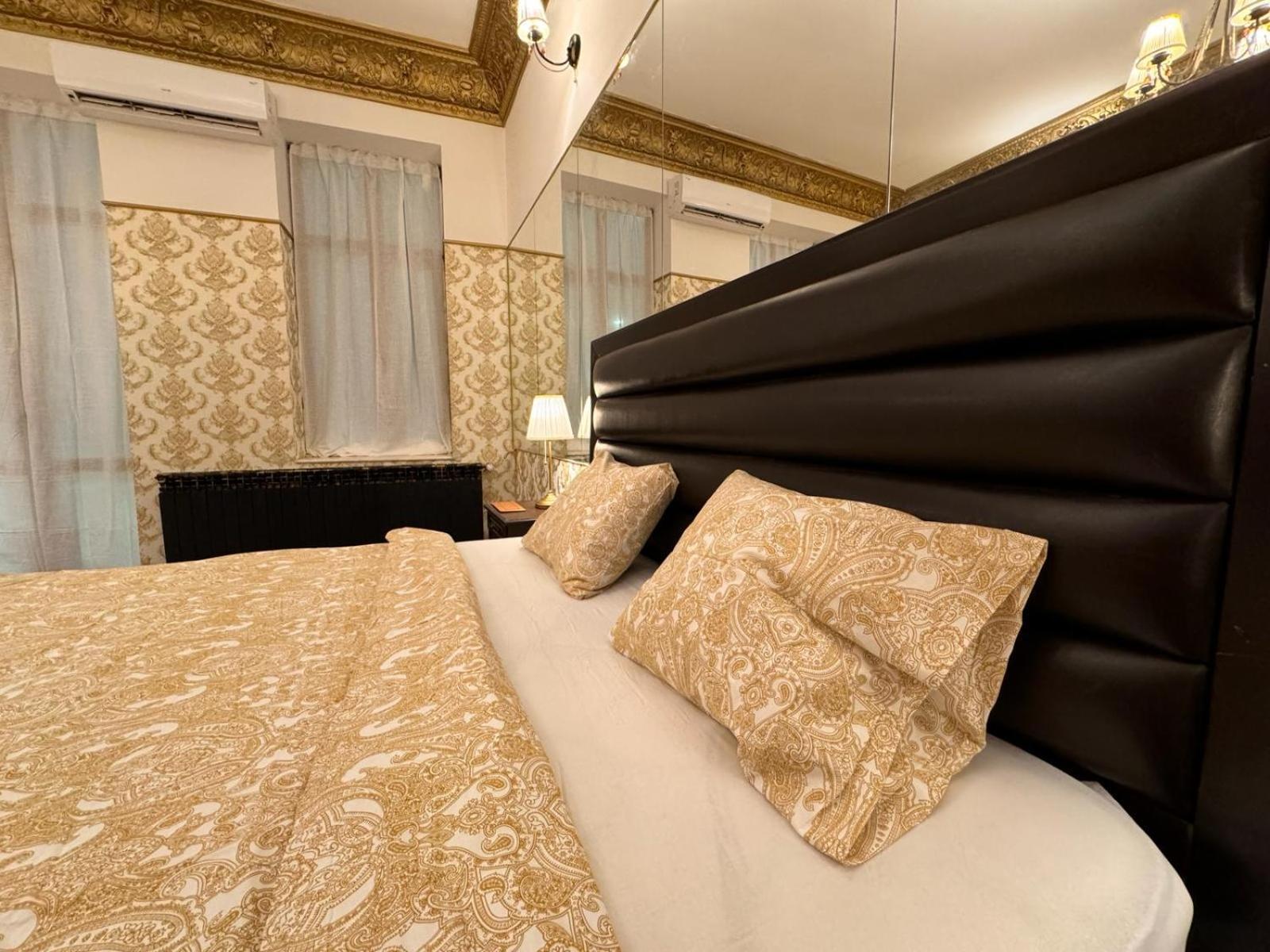 The King Suite With Balcony View Piata Romana Bucarest Extérieur photo